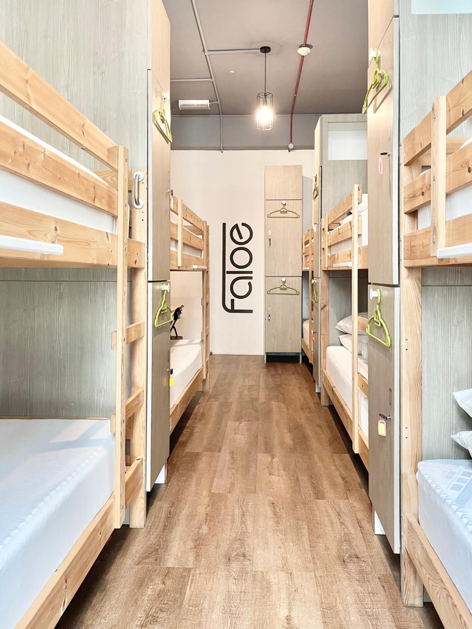 Faloe Hostel *